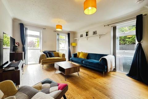 3 bedroom semi-detached house for sale, The Bulrushes, Ashford