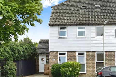 3 bedroom semi-detached house for sale, The Bulrushes, Ashford