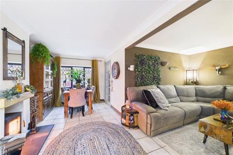 3 bedroom terraced house for sale, Clock Tower Court, Northampton NN3