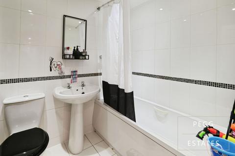 2 bedroom flat for sale, Coverdale Court, Paignton