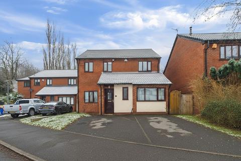 4 bedroom detached house to rent, Bude Avenue, Manchester M29