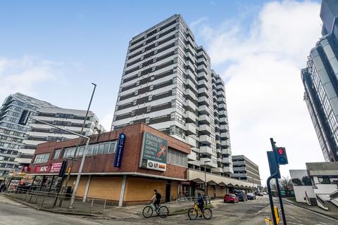 4 bedroom flat for sale, Flat 46 Isobel House, Staines Road West, Sunbury-on-Thames, Middlesex, TW16 7BD