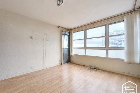 4 bedroom flat for sale, Flat 46 Isobel House, Staines Road West, Sunbury-on-Thames, Middlesex, TW16 7BD