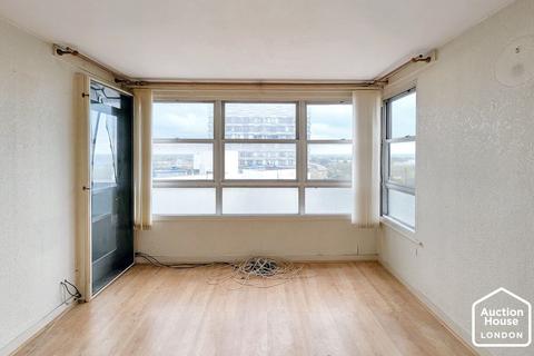 4 bedroom flat for sale, Flat 46 Isobel House, Staines Road West, Sunbury-on-Thames, Middlesex, TW16 7BD