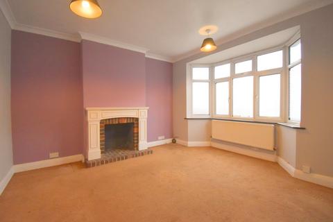 3 bedroom detached house to rent, Cleveland Close, WALTON-ON-THAMES, KT12