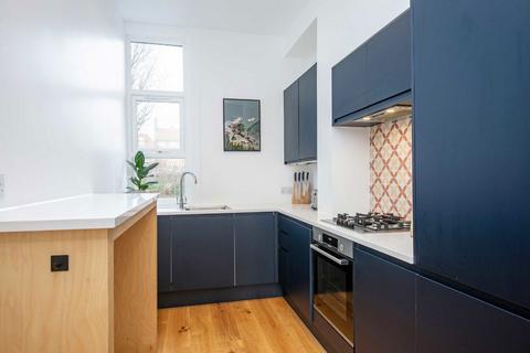 1 bedroom flat to rent, Forest Road, London E8