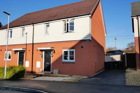 Larkspur Drive, Calne