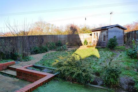 3 bedroom semi-detached house for sale, Larkspur Drive, Calne