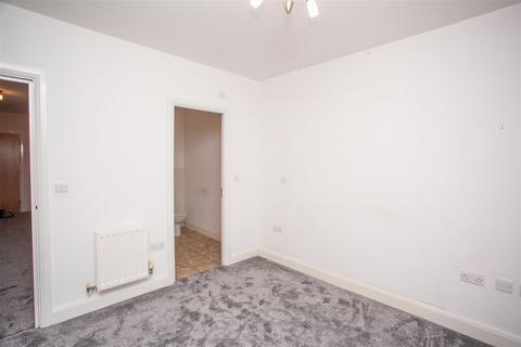 2 bedroom flat to rent, Chepstow Place, Sutton Coldfield B74