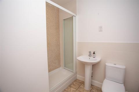 2 bedroom flat to rent, Chepstow Place, Sutton Coldfield B74