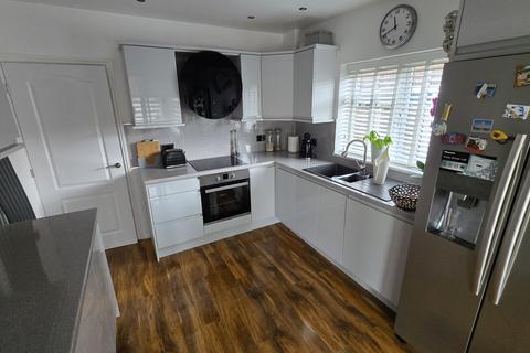 4 bedroom semi-detached bungalow for sale, Elmroyd, Rothwell LS26