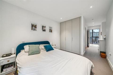2 bedroom apartment for sale, Balham High Road, London, SW17