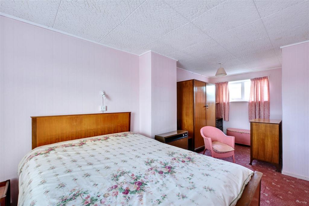 Bedroom 1 2.jpeg