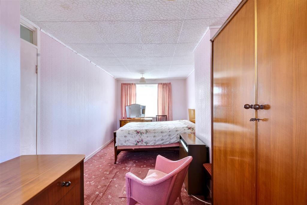 Bedroom 1 1.jpeg