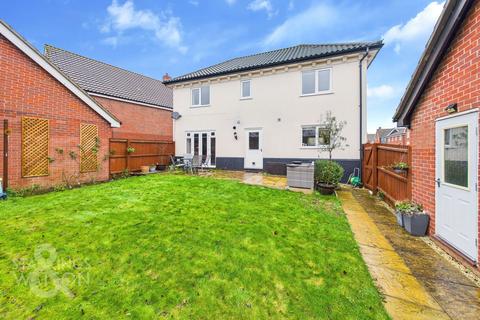 4 bedroom detached house for sale, Brownes Grove, Norwich NR14
