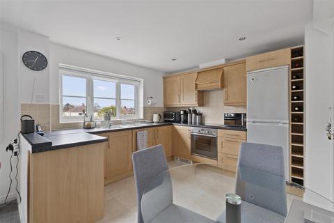 2 bedroom apartment for sale, Blackthorn Road, Ilkley LS29