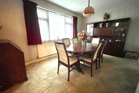3 bedroom bungalow for sale, Nelson Close, Rayleigh, Essex, SS6