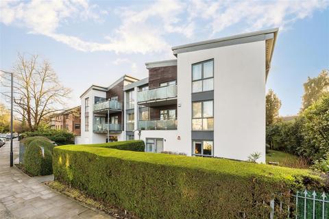 2 bedroom flat for sale, Gordon Avenue Stanmore, HA7 3QE