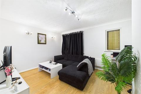 Flamborough Spur, Slough, Berkshire, SL1