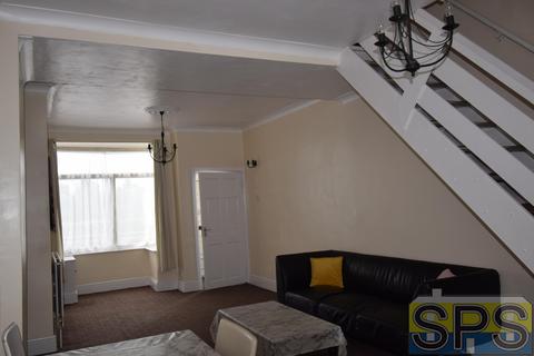 2 bedroom terraced house to rent, Leek Road, Stoke-on-Trent ST4