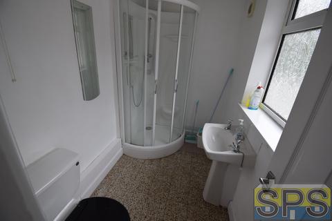 2 bedroom terraced house to rent, Leek Road, Stoke-on-Trent ST4