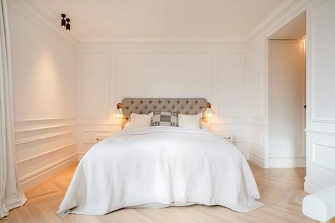 4 bedroom flat for sale, Drayton Gardens, London SW10