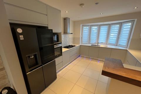 undefined, Rowantree Road, London N21