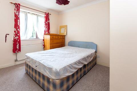 2 bedroom apartment for sale, Swan Drive, Colindale, NW9