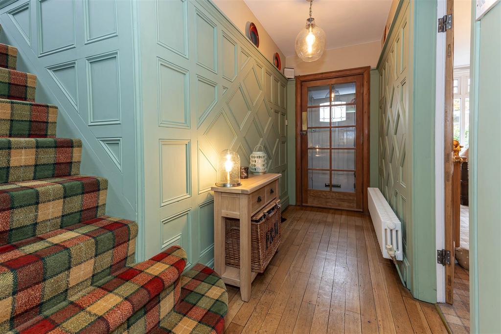Hallway 1 1 N9 A1301-CR3-20241020-Dx O Deep PRIME XD2.