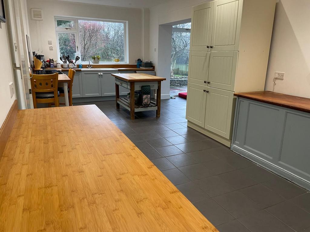 Kitchen (fourth image)