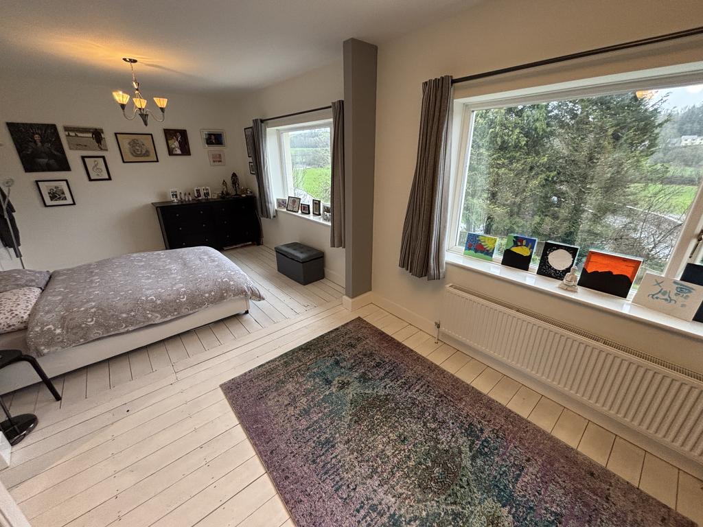 Front bedroom 4 (principle)
