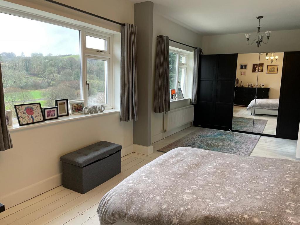 Front bedroom 4 (second image)