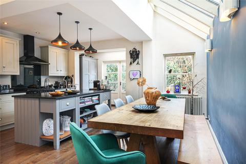 4 bedroom terraced house for sale, Borneo Street, London, SW15