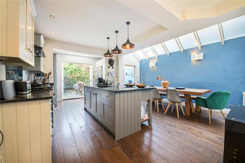 4 bedroom terraced house for sale, Borneo Street, London, SW15