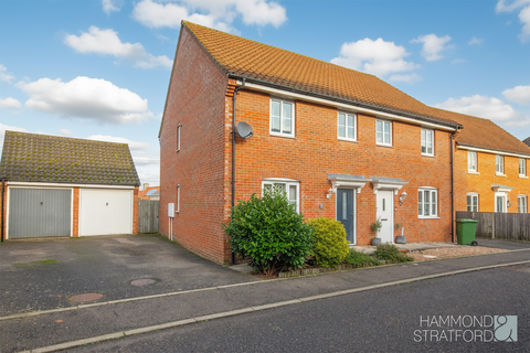 3 bedroom semi-detached house for sale - Tummel Way, Attleborough