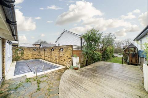 undefined, Sandhills Meadow, Shepperton TW17