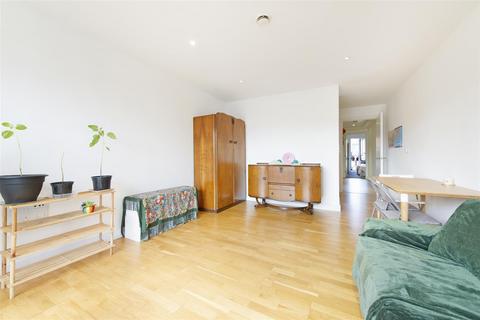 2 bedroom apartment for sale, Zenith Close, London