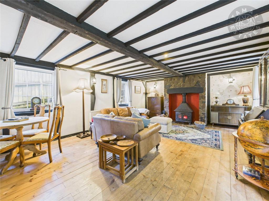 Lounge/Dining Room