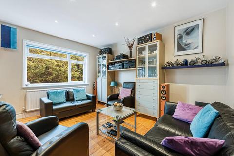 3 bedroom flat for sale, Eastbourne Avenue, W3