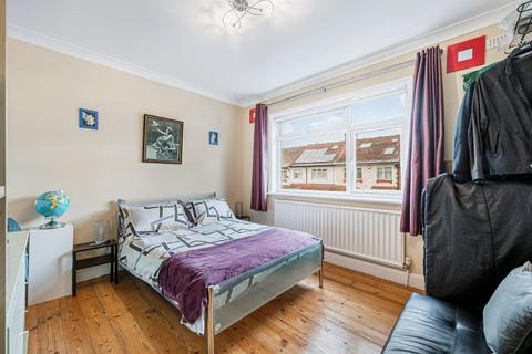 3 bedroom flat for sale, Eastbourne Avenue, W3