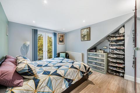 3 bedroom flat for sale, Eastbourne Avenue, W3