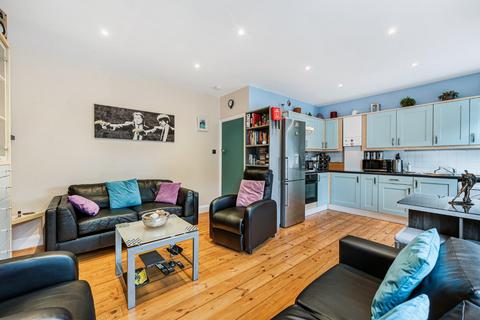 3 bedroom flat for sale, Eastbourne Avenue, W3