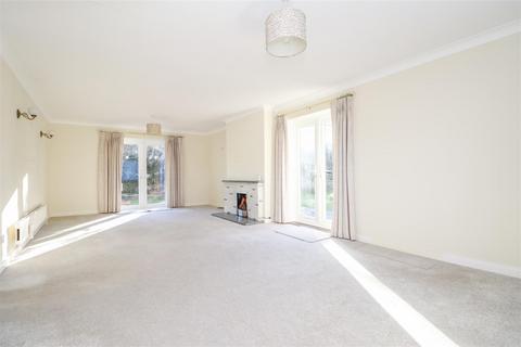4 bedroom detached house for sale, Widgeon Way, Horsham
