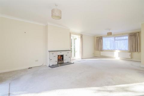 4 bedroom detached house for sale, Widgeon Way, Horsham