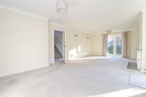4 bedroom detached house for sale, Widgeon Way, Horsham