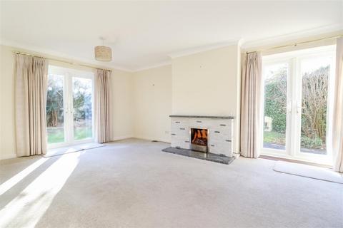 4 bedroom detached house for sale, Widgeon Way, Horsham