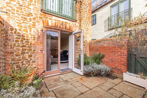 2 bedroom flat for sale, Ground Floor Apartment in Hunstanton