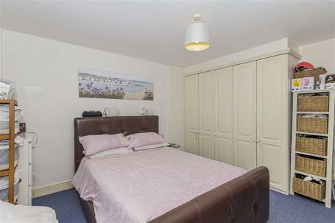 2 bedroom flat to rent, Mill Street, London SE1