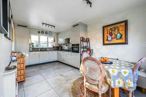 undefined, Breadels Field, Basingstoke RG22