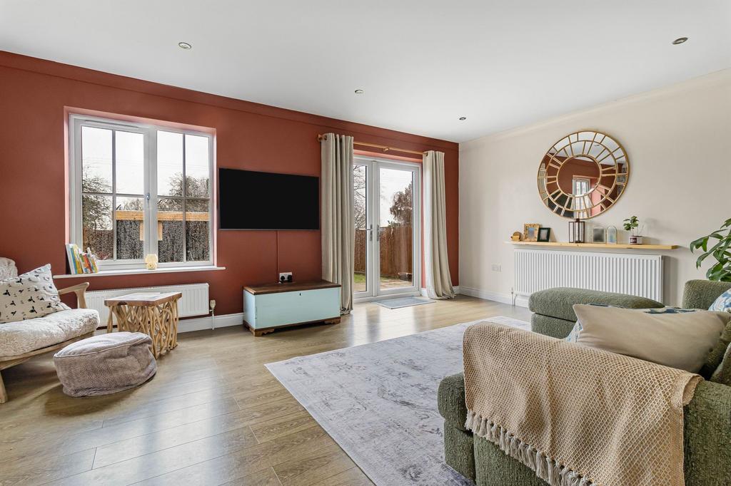 Lounge/Dining Room